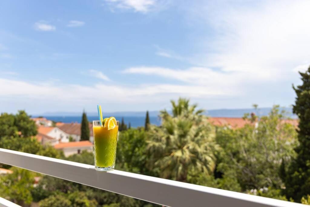 Holiday In Bol **** Blue Exterior photo